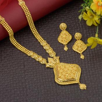 simple gold jewelry set